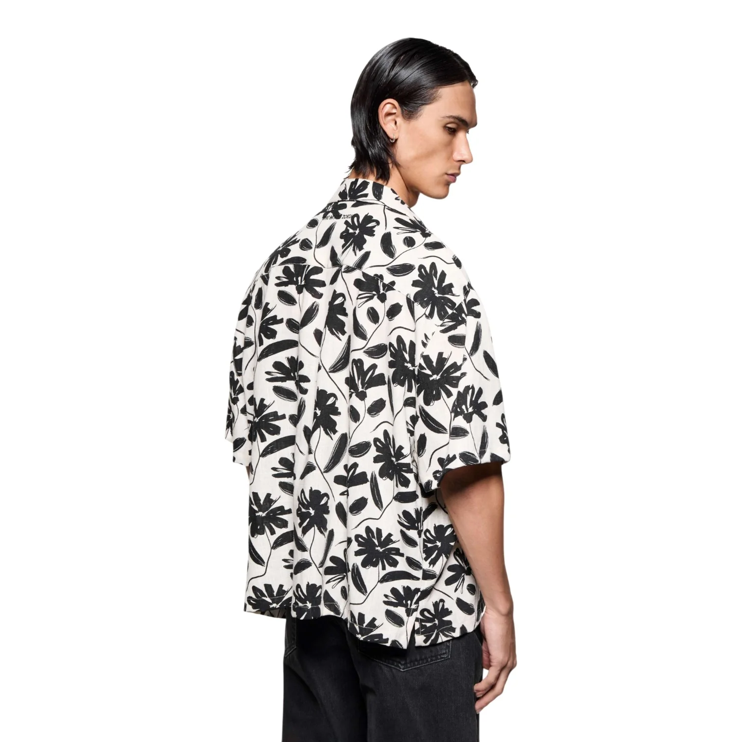 Floral Linen Vacation Shirt - Image 3